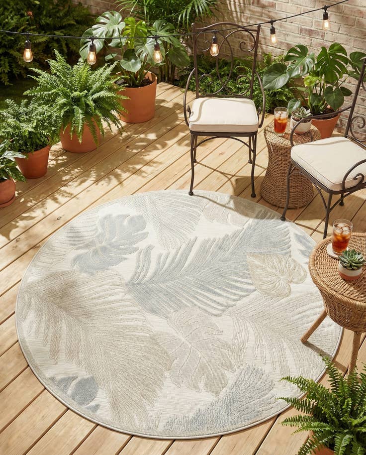 Detail image of 4' 5 x 4' 5 Easy-Clean Botanical Indoor / Outdoor Round Rug