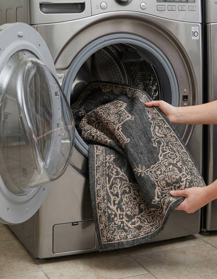 Detail image of 5' 3 x 8'  Washable Traditional Indoor / Outdoor Rug