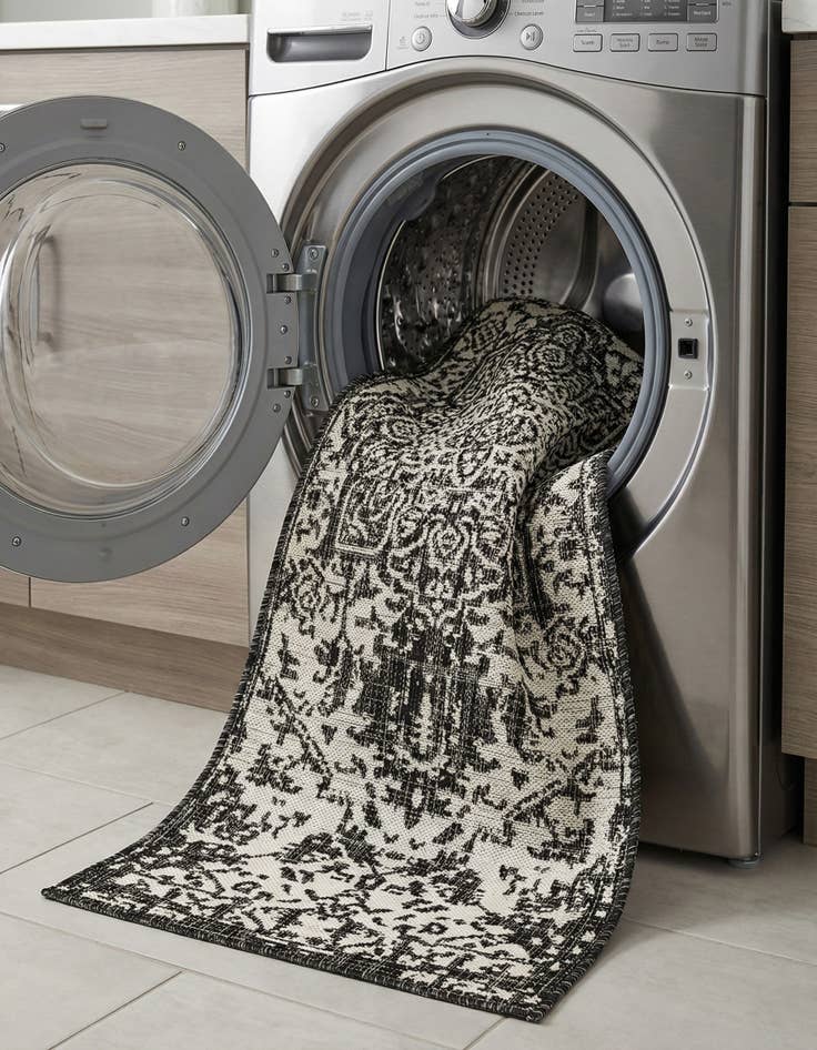 Detail image of 2' x 6'  Washable Jill Zarin Dubai Indoor / Outdoor Runner Rug