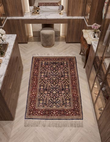 2' 7 x 4' 1 Kayseri Silk Rug