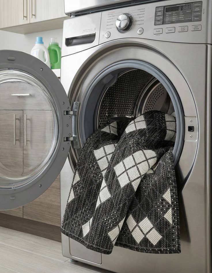 Detail image of  2' x 3' 1  Washable Modern Indoor / Outdoor Rug