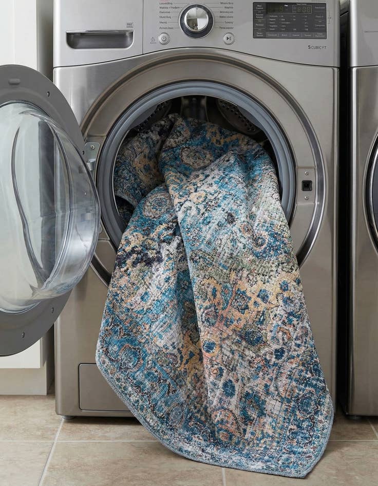 Detail image of 5' 3 x 8'  Washable Mangata Rug