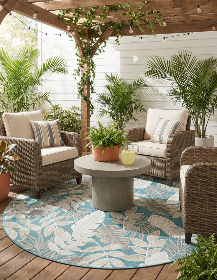 Detail image of 8' 2 x 8' 2  Washable Botanical Indoor / Outdoor Round Rug