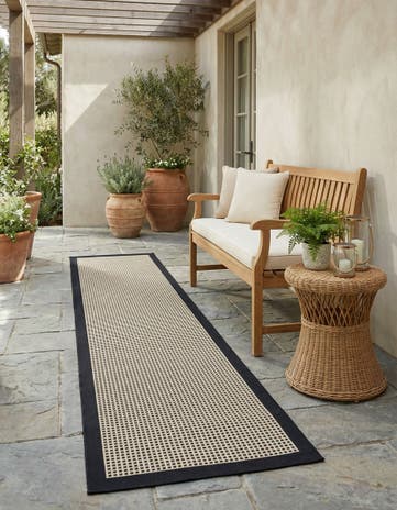2' 7 x 12' Easy-Clean Border Indoor / Outdoor Runner Rug