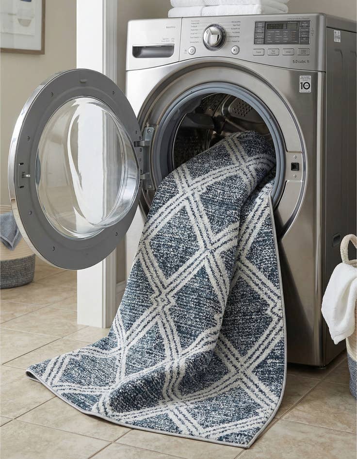 Detail image of  6' x 9' Kamala Washable Rug