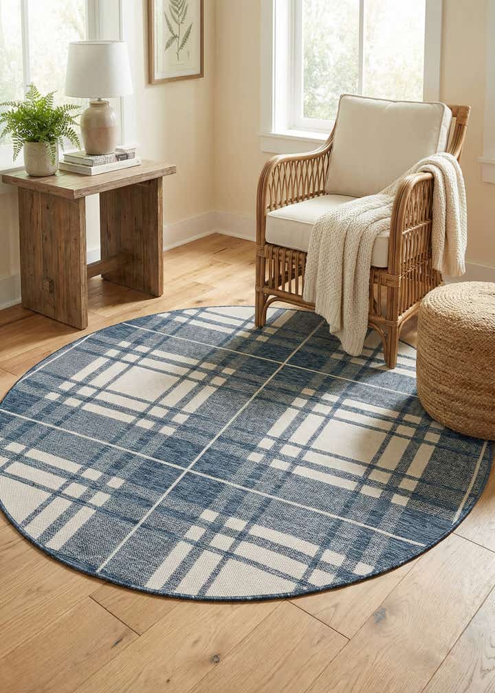 6' x 6' Easy-Clean Checkered Indoor / Outdoor Round Rug