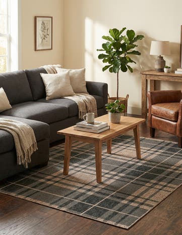 5' 3 x 7' Easy-Clean Checkered Indoor / Outdoor Rug