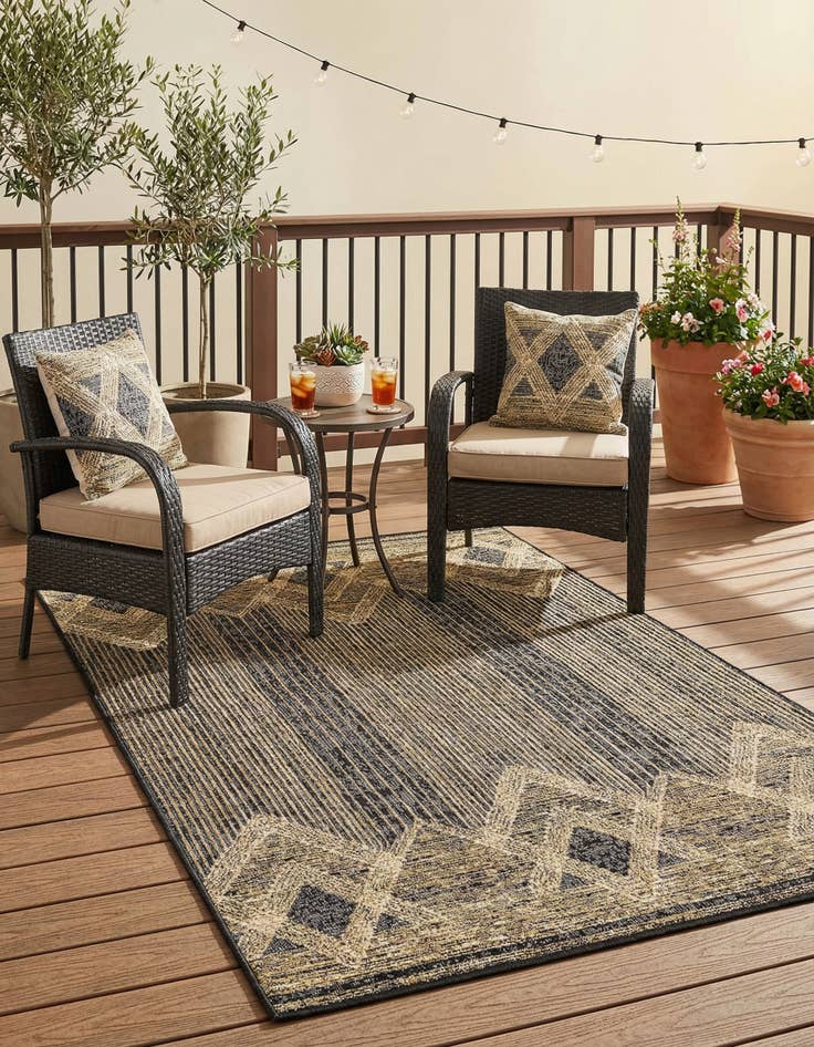 Detail image of 4' x 6'  Washable Modern Indoor / Outdoor Rug
