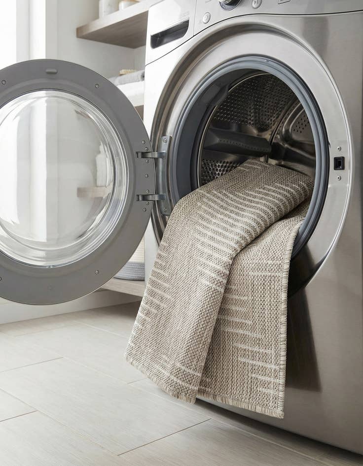 Detail image of  2' x 3'  Washable Modern Indoor / Outdoor Rug