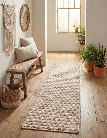 2' 7 x 10' Hand Woven Chindi Jute Runner Rug