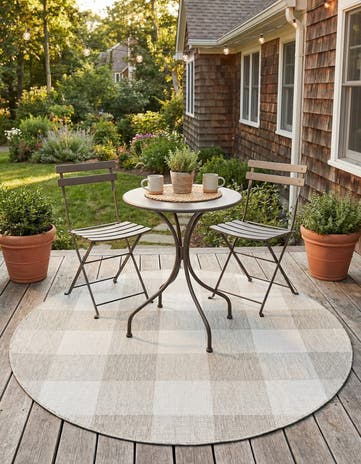 6' x 6' Easy-Clean Checkered Indoor / Outdoor Round Rug