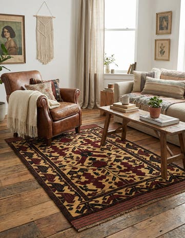 4' 4 x 6' 1 Hand Knotted Sumak Wool Rug
