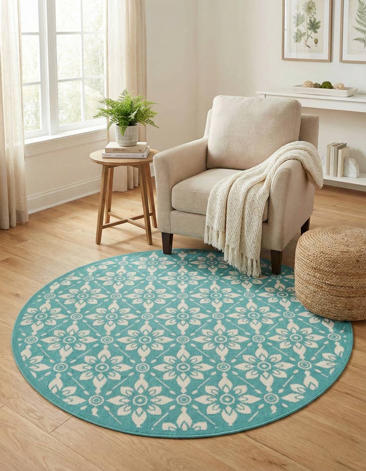 Detail image of 5' x 5' Easy-Clean Trellis Indoor / Outdoor Round Rug
