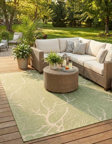 Light Green Easy-Clean Botanical Indoor / Outdoor Rug