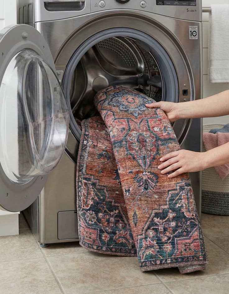 Detail image of 4' x 6'  Washable Nostalgia Rug