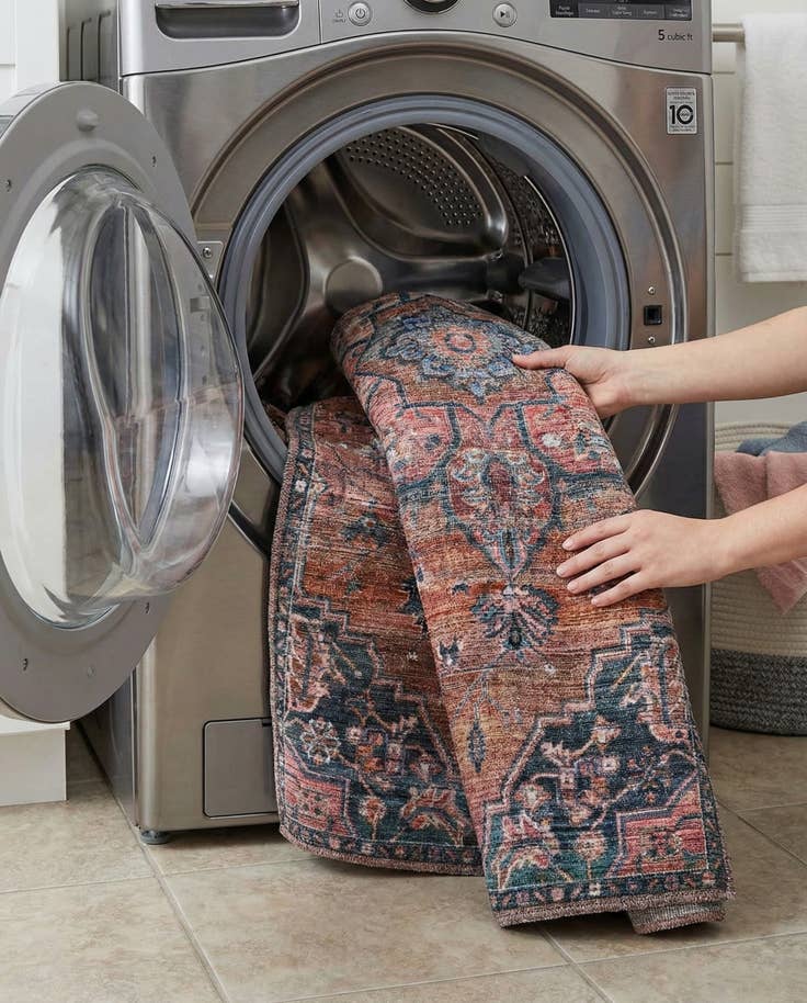 Detail image of 4' x 6' Washable Nostalgia Rug