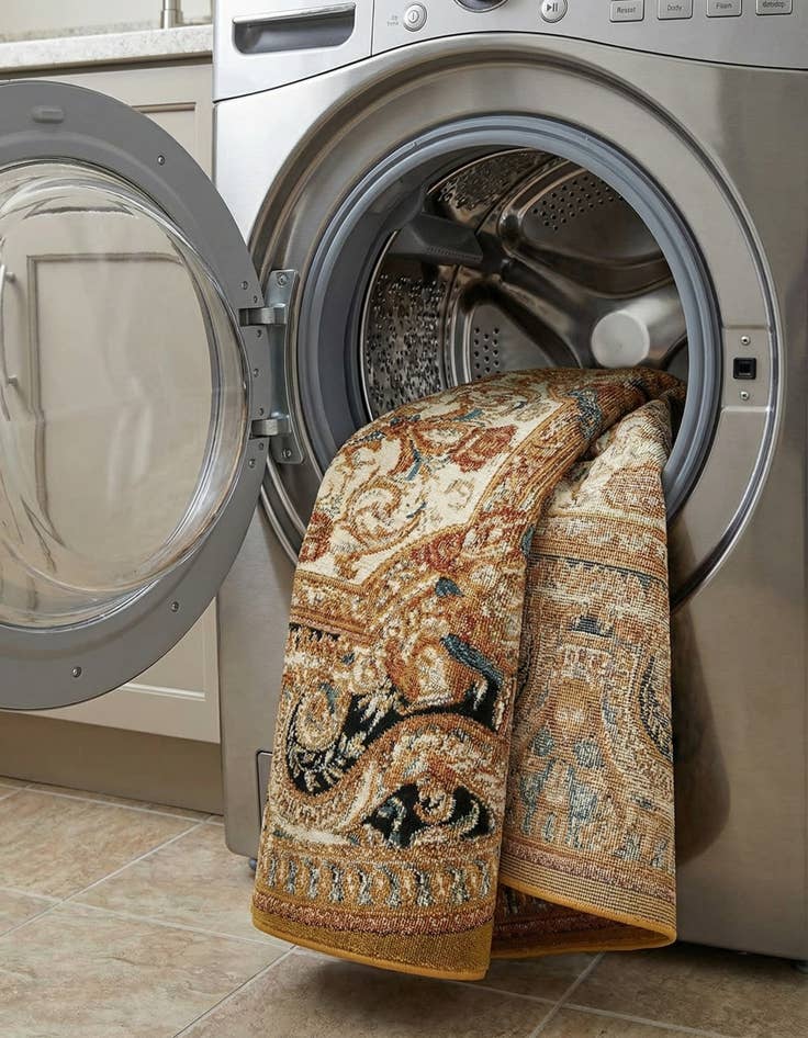 Detail image of 4' x 4'  Washable Traditional Indoor / Outdoor Round Rug