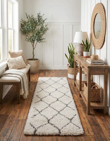 2' x 7' Moroccan Shag Runner Rug