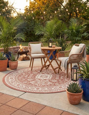 6' x 6' Easy-Clean Aztec Indoor / Outdoor Round Rug