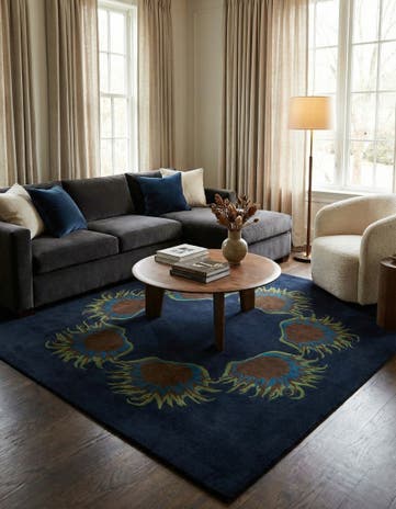 7' 5 x 7' 8 Luna Square Rug