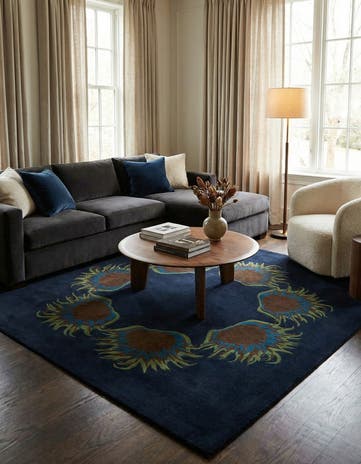 7' 5 x 7' 8 Luna Square Rug