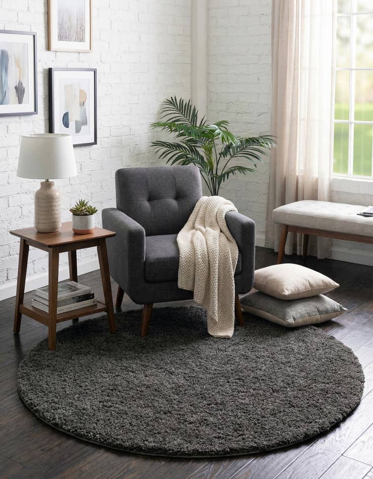 Detail image of  5' x 5' Everyday Shag Round Rug