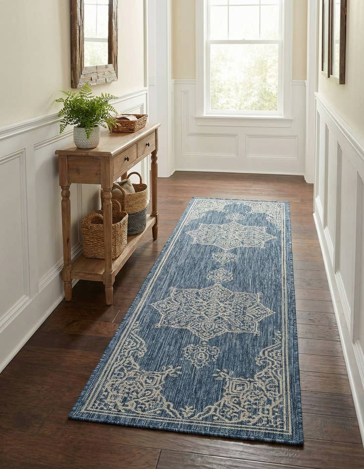 Detail image of 2' x 8'  Washable Traditional Indoor / Outdoor Runner Rug