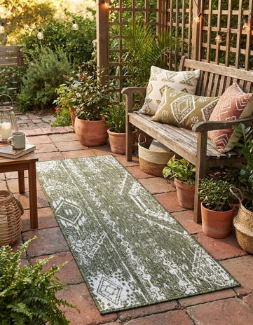 2' x 5' 3 Easy-Clean Bohemian Indoor / Outdoor Runner Rug