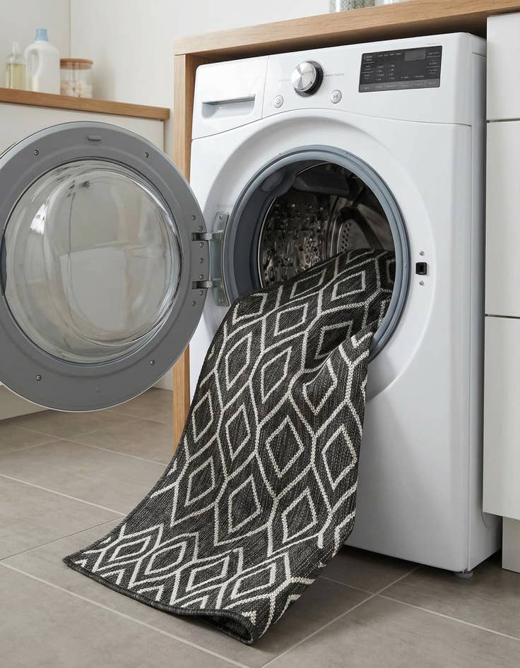 Detail image of  2' x 5'  Washable Jill Zarin Indoor / Outdoor Runner Rug