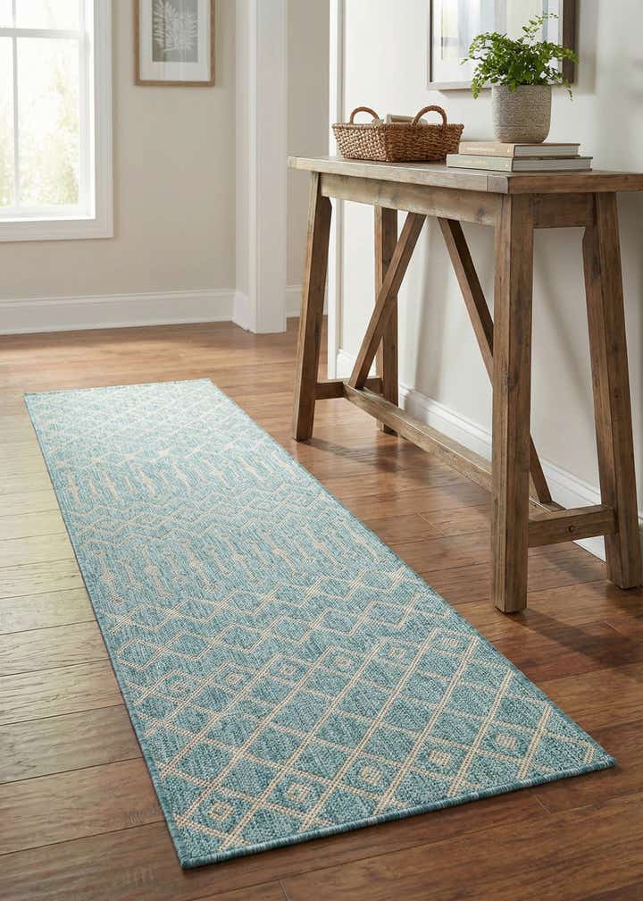 2' x 8' Easy-Clean Trellis Indoor / Outdoor Runner Rug