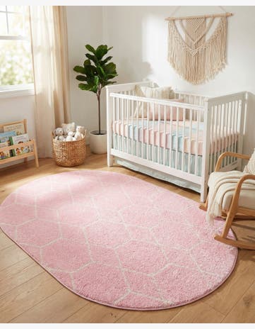 4' x 6' Trellis Frieze Oval Rug