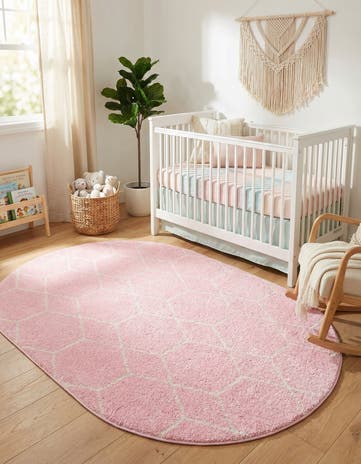 4' x 6' Lattice Frieze Oval Rug