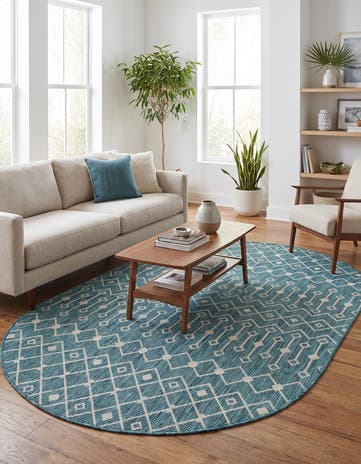 5' 3 x 8' Easy-Clean Lattice Indoor / Outdoor Oval Rug