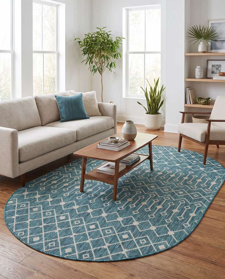 5' 3 x 8' Easy-Clean Trellis Indoor / Outdoor Oval Rug