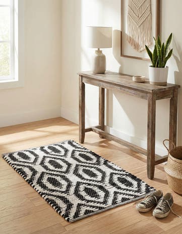 Black and White Hand Woven Chindi Jute Rug