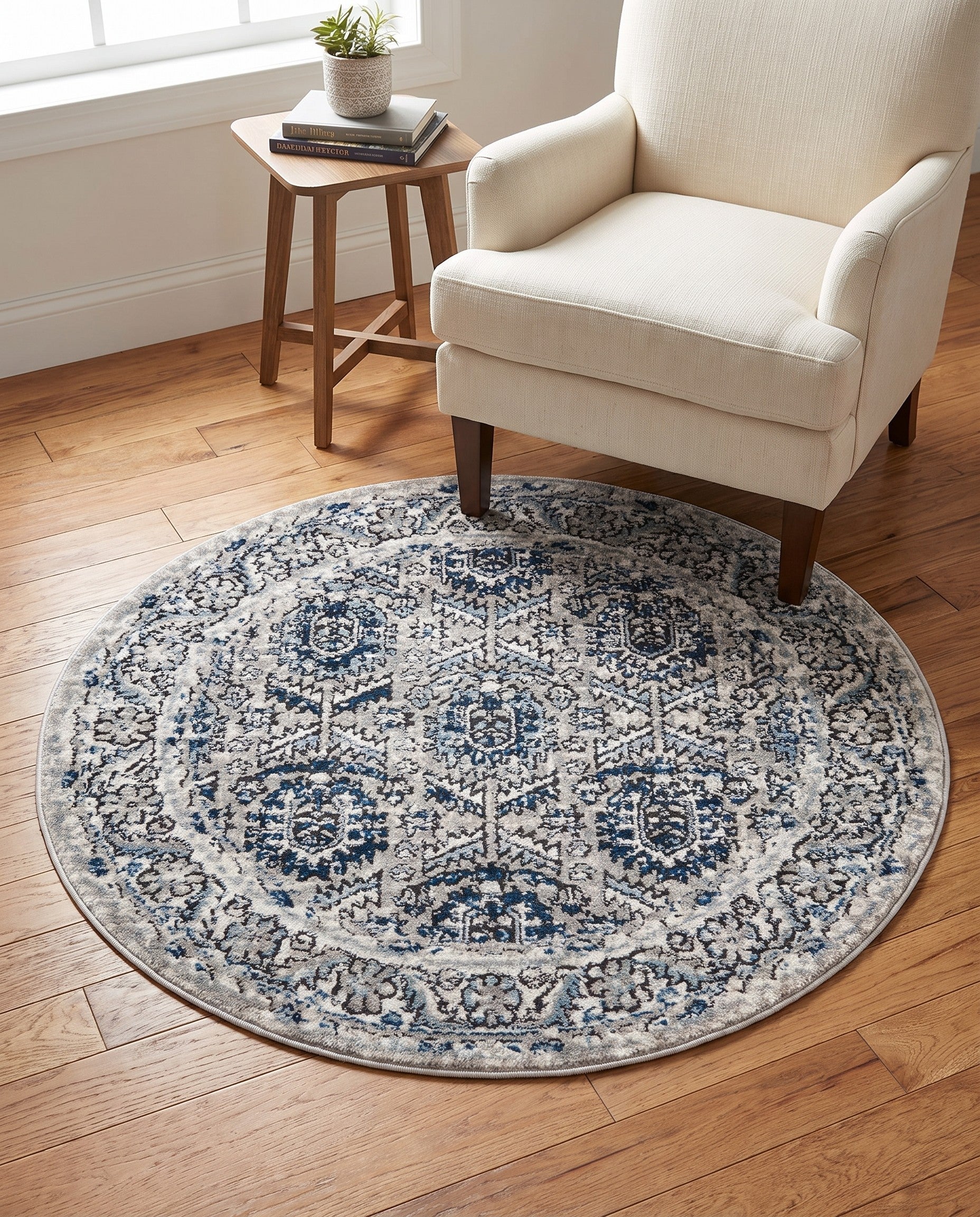 3' 3 x 3' 3 Nyla Round Rug