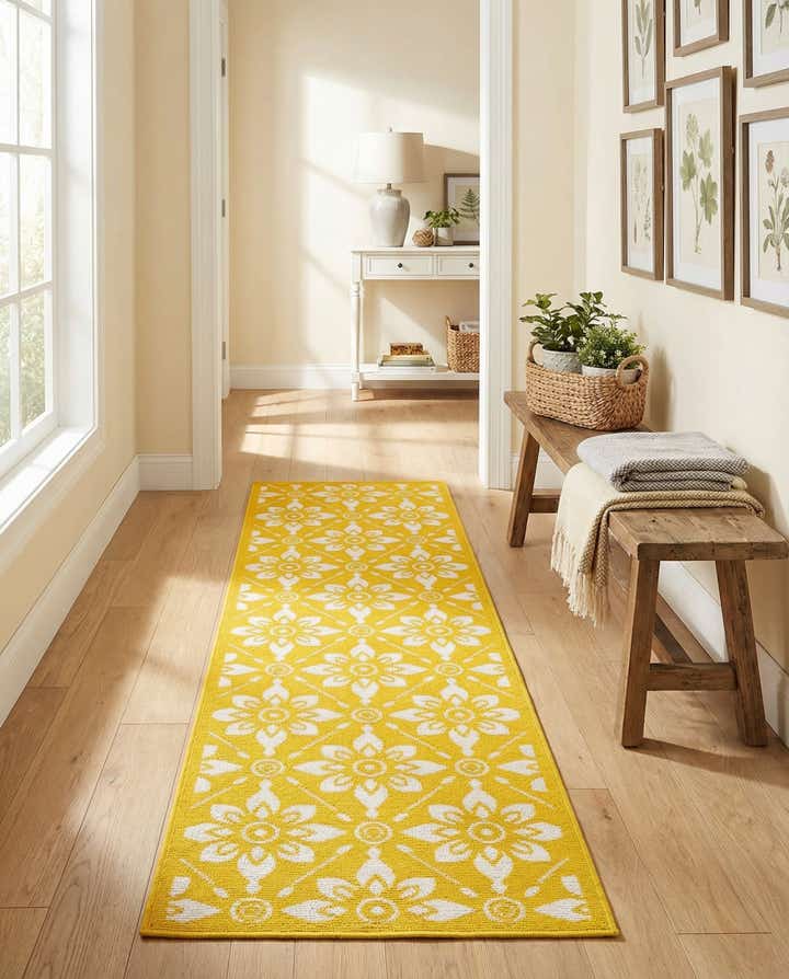 2' x 8' Easy-Clean Lattice Indoor / Outdoor Runner Rug