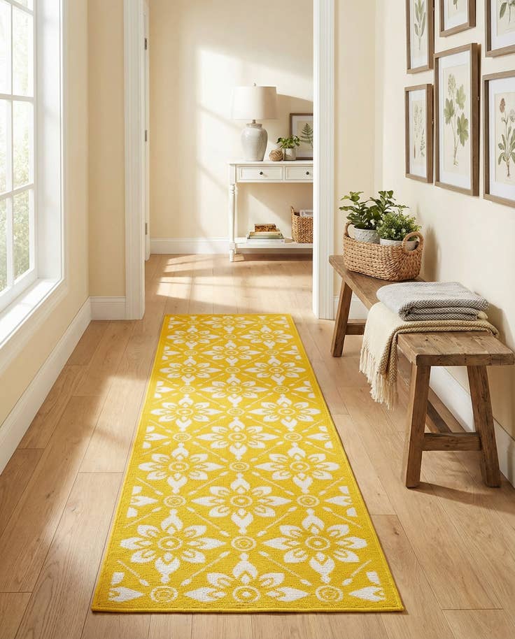 Detail image of 2' x 8' Easy-Clean Lattice Indoor / Outdoor Runner Rug