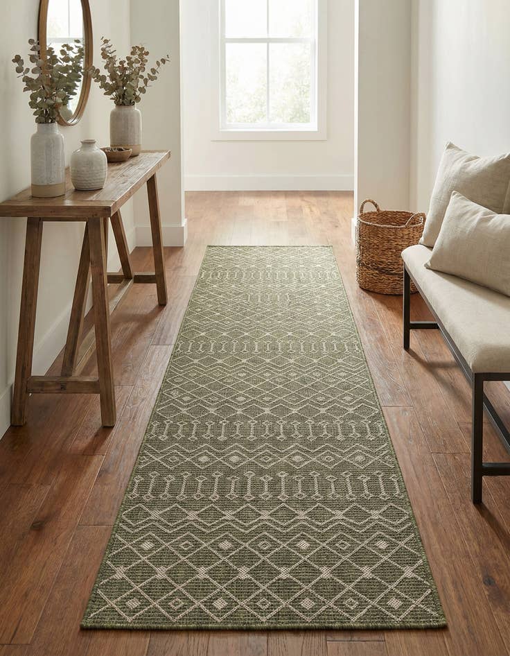 Detail image of 2' 7 x 12'  Washable Trellis Indoor / Outdoor Runner Rug