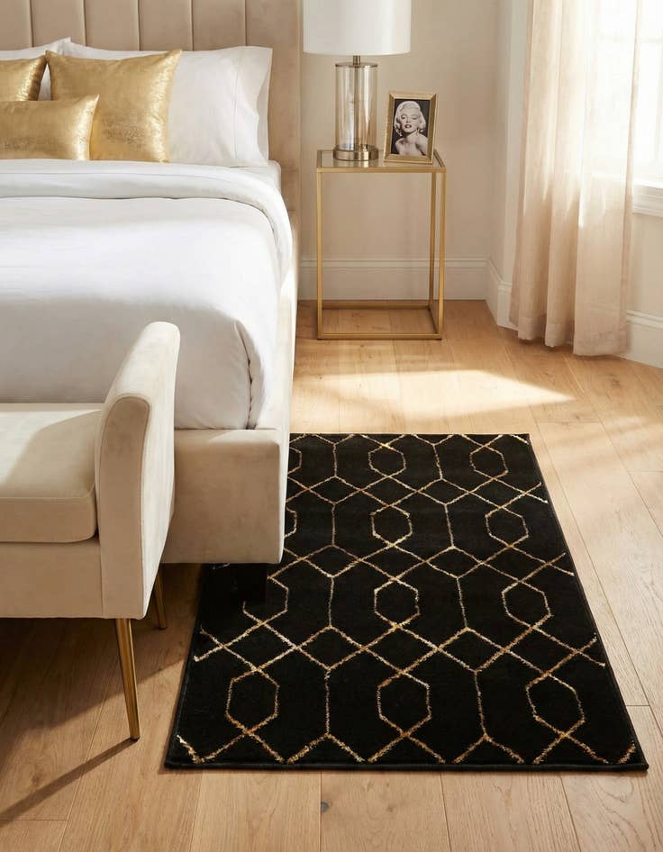 Detail image of 2' x 3' Marilyn Monroe™ Glam Trellis Rug