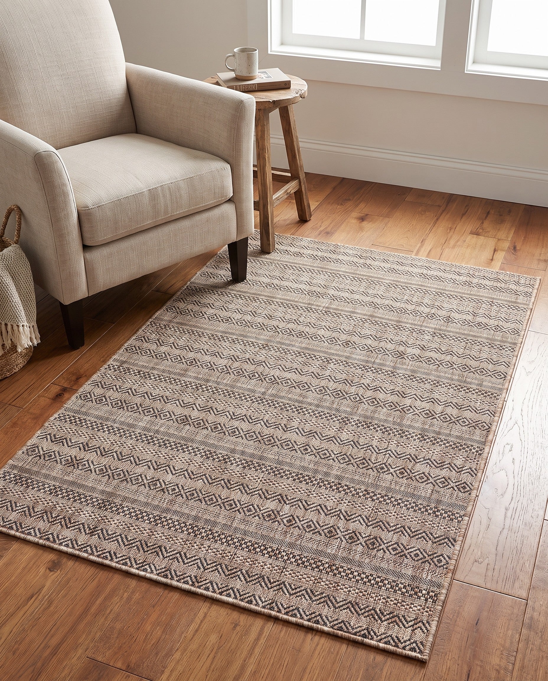 4' x 6' Easy-Clean Striped Indoor / Outdoor Rug