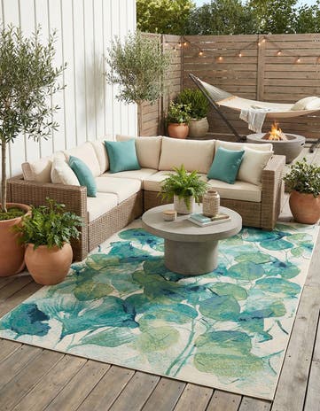 7' x 10' Easy-Clean Botanical Indoor / Outdoor Rug