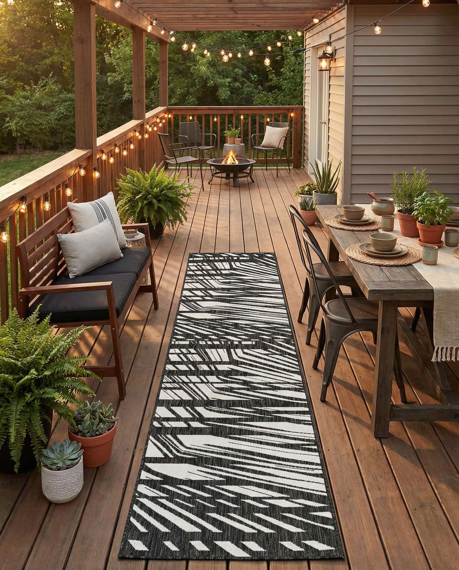 2' 7 x 12' Easy-Clean Modern Indoor / Outdoor Runner Rug