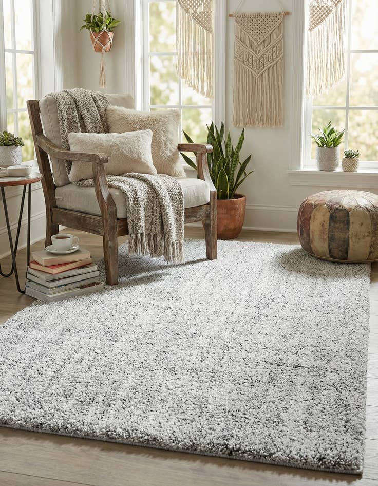 Detail image of  3' 3 x 5' 3 Jill Zarin Shaggy Chic Rug