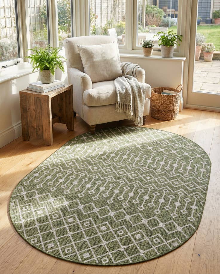 Detail image of 5' 3 x 8' Easy-Clean Lattice Indoor / Outdoor Oval Rug