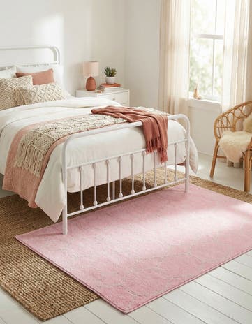 4' x 6' Lattice Frieze Rug