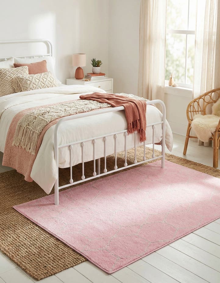 4' x 6' Lattice Frieze Rug