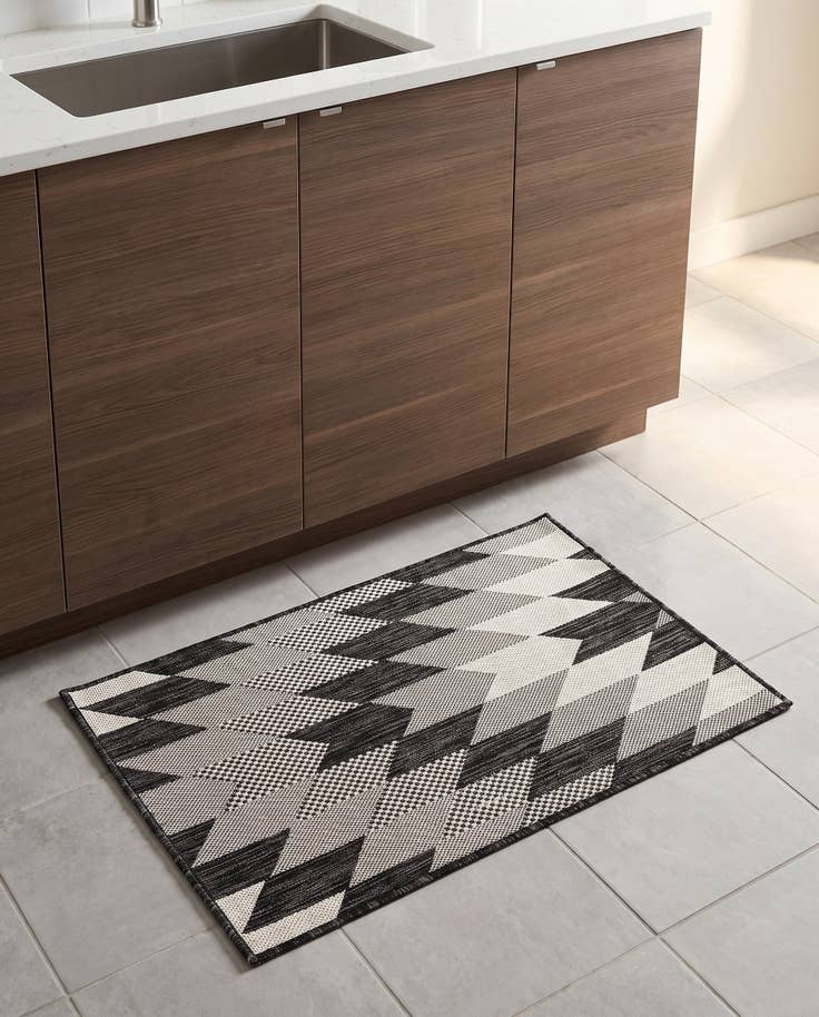 Detail image of 2' x 3' Easy-Clean Modern Indoor / Outdoor Rug