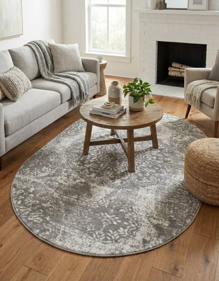 Detail image of 4' 1 x 6' 1 Monaco Oval Rug