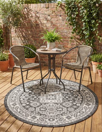 4' x 4' Easy-Clean Aztec Indoor / Outdoor Round Rug